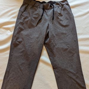 Lululemon crop pants in charcoal grey